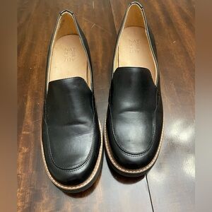 Naturalizer Black Leather Slip-On Loafers with Tan Trim